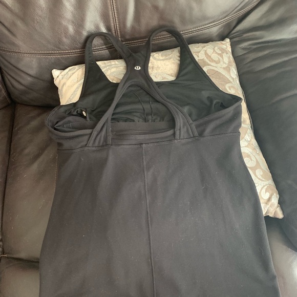 Lulu workout top! - Picture 2 of 4